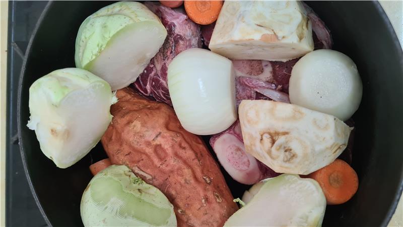 תבשיל שריר וירקות, תבשיל קדרה בשרי