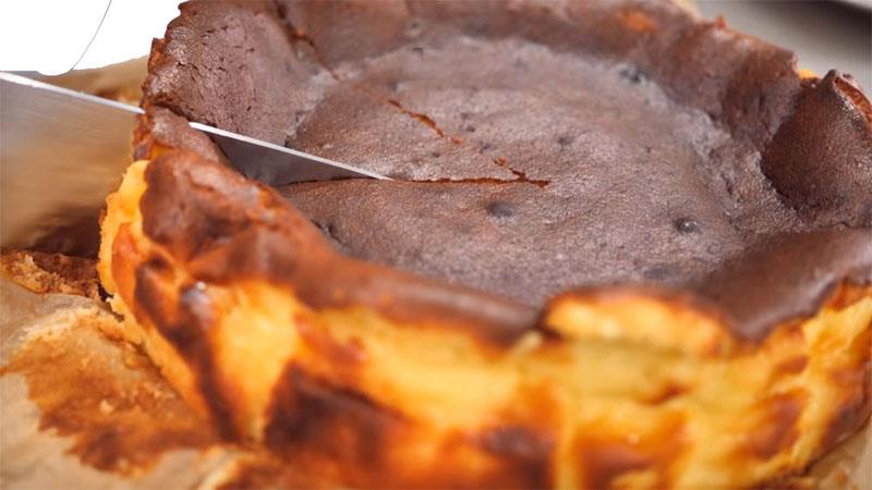 עוגת גבינה באסקית, עוגת גבינה שרופה