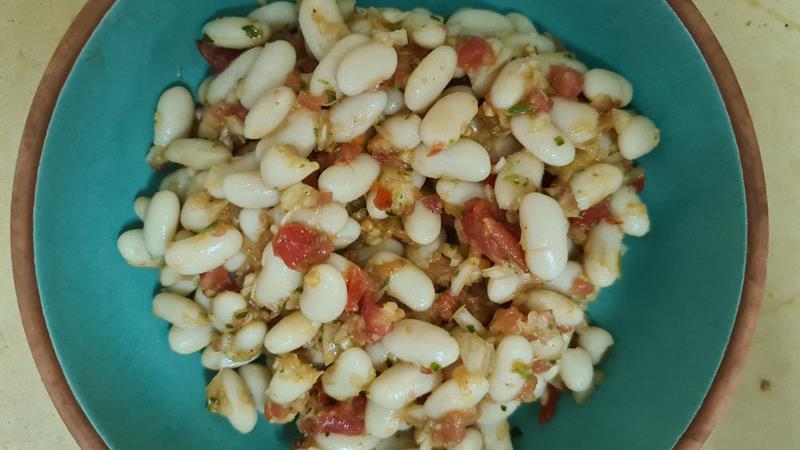 שעועית לבנה עם בצל