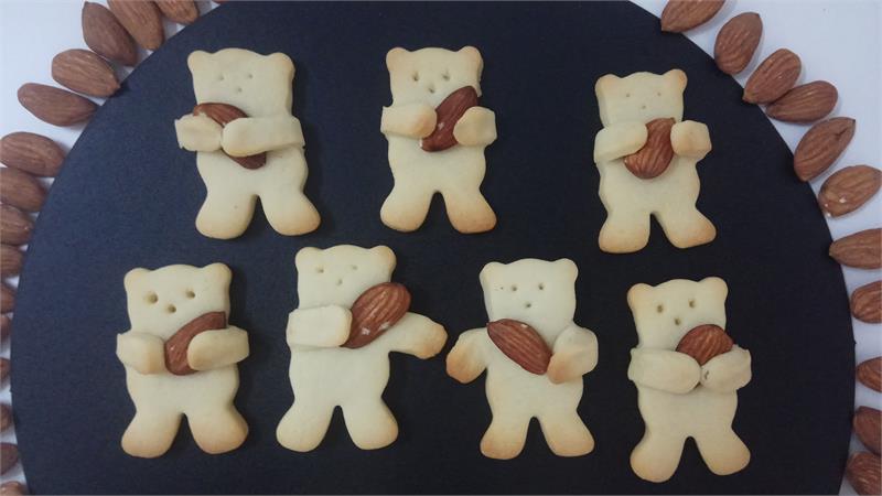 עוגיות דובי מחלק שקדים