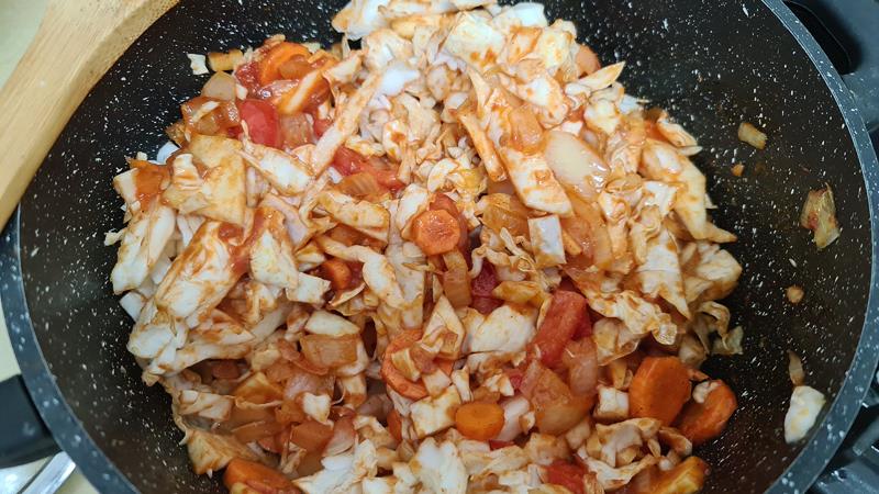 מרק כרוב לבן וגזר בריא וטעים