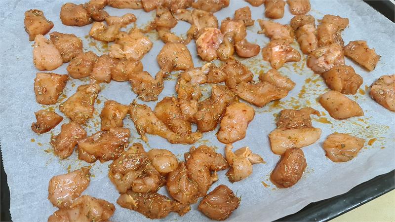 חזה עוף חריף עם בטטה מתוקה וברוקולי - ארוחת win-win