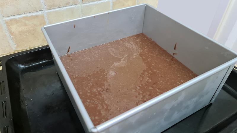 עוגת שוקולד טבעונית, עוגה לא ביצים,  עוגת שוקולד עם מים.