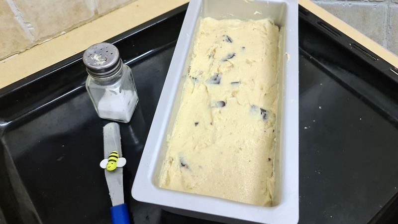 עוגת בננות עם חמאה מלוחה, עוגת עקיצת החמאה המלוחה, עוגה עם חמאה מלוחה