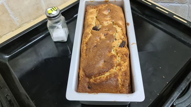 עוגת בננות עם חמאה מלוחה, עוגת עקיצת החמאה המלוחה, עוגה עם חמאה מלוחה