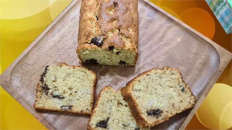 עוגת בננות עם חמאה מלוחה, עוגת עקיצת החמאה המלוחה, עוגה עם חמאה מלוחה