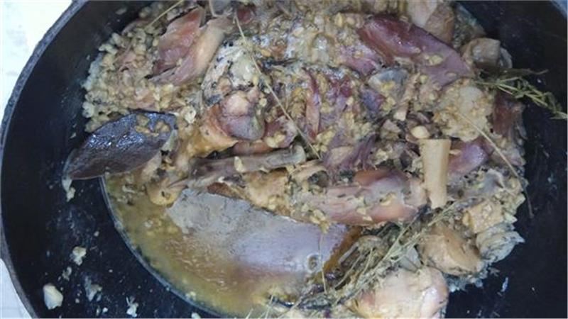 פריקה עם כרעיים, חמין עוף וחיטה ירוקה