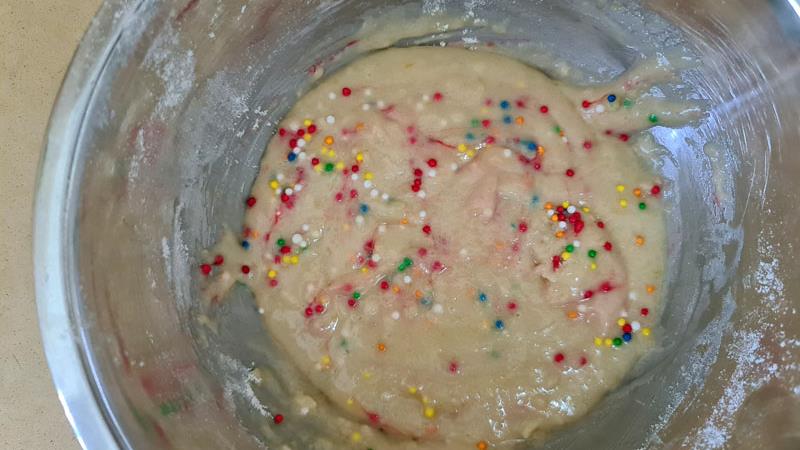 עוגת מאג ליום הולדת, עוגת יום הולדת בספל, עוגת קונפטי במאג בפחות מ-5 דקות