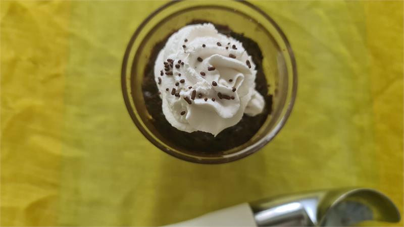 עוגת מאג גלידה ושוקולד, עוגת גלידה ושוקולד במאג בקלי קלות