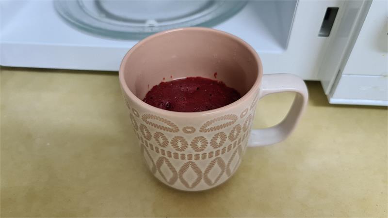 עוגת מאג קטיפה אדומה בפחות מ-5 דקות, עוגת קטיפה אדומה במאג נהדרת