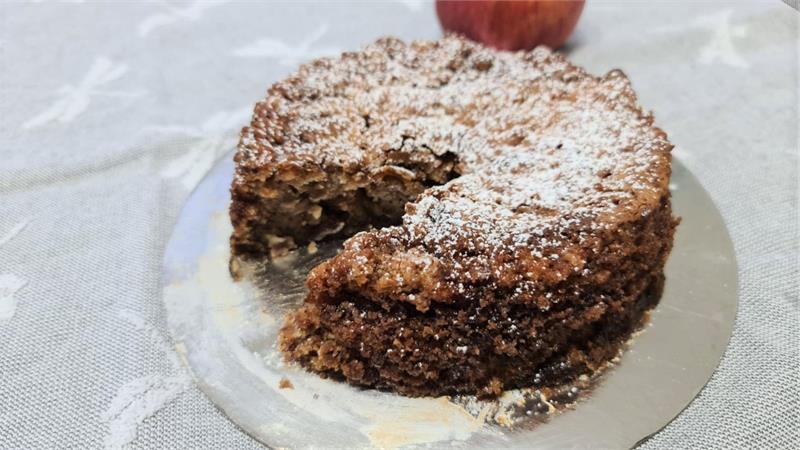 עוגת תפוחים ואגוזים לשניים