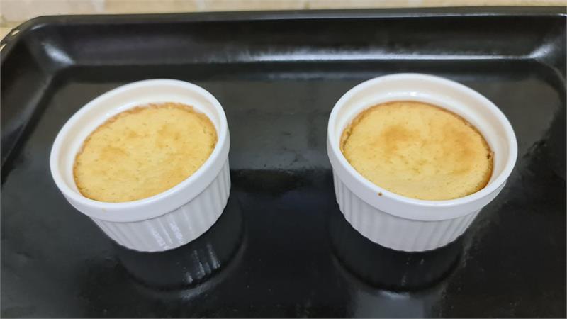 עוגת פודינג לימון לשניים