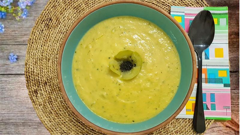 מרק קישואים וגזר לשניים