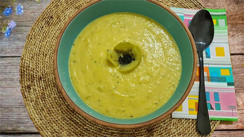 מרק קישואים וגזר לשניים