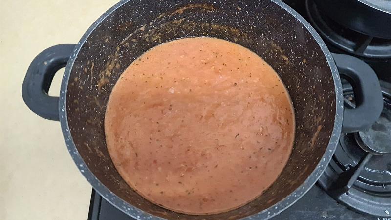 מרק עגבנית קרמי לשניים