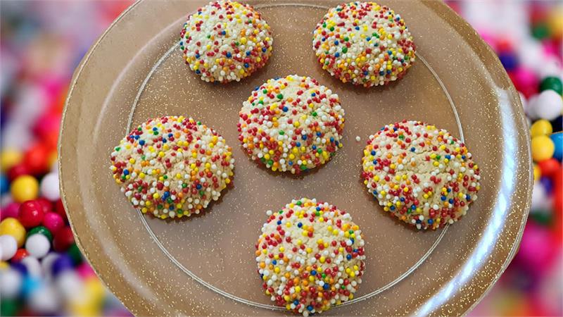 עוגיות סוכר עם סוכריות צבעוניות, עוגיות עם סוכריות צבעוניות