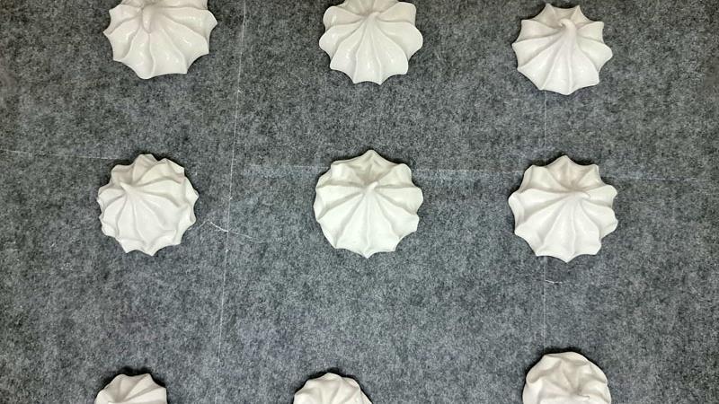 מרנג מושלם רק  מ-2 חלבונים המוכן תוך 5 דקות