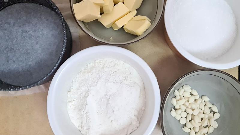 עוגת ג'לי לשניים