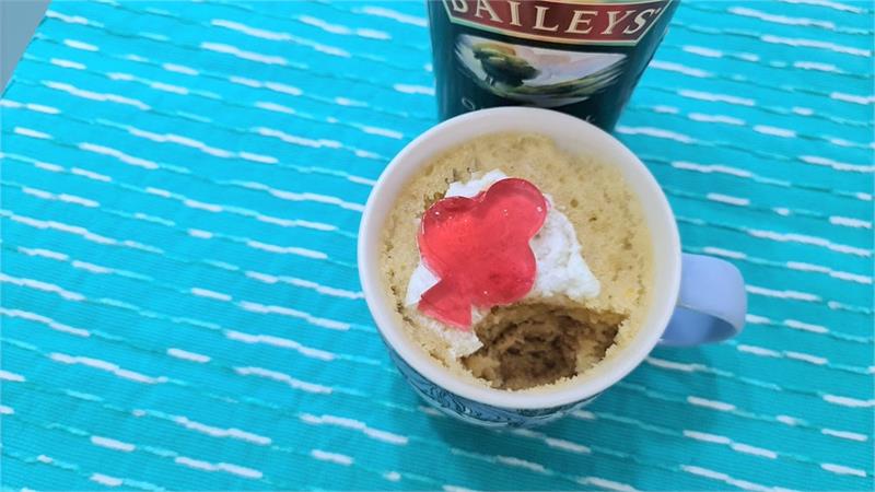 עוגת אייריש קרים במאג בפחות מ-5 דקות, עוגת מאג אייריש קרים