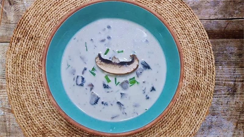 מרק פטריות ועירית לשניים