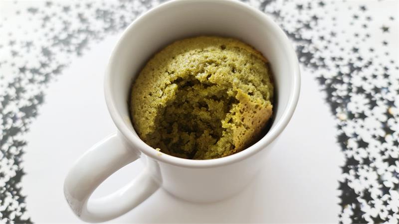 עוגת מאג תה ירוק, עוגת מאצ'ה במאג בפחות מ-5 דקות.