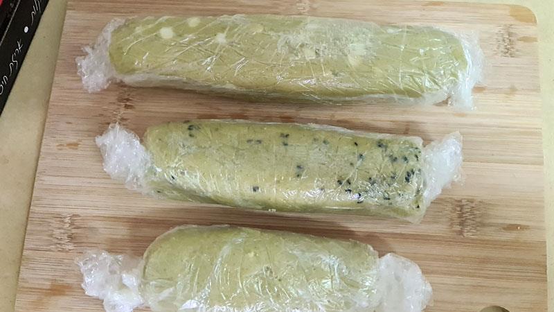 עוגיות מאצ'ה נהדרות, עוגיות מאצ'ה עם שומשום שחור או שוקולד לבן.