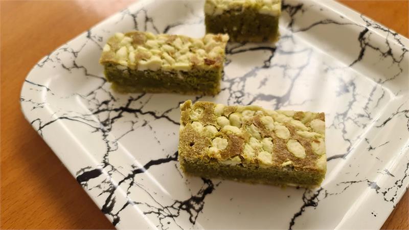 עוגת מאצ'ה ושוקולד לבן, עוגת תה ירוק מאצ'ה ושוקולד צ'יפס לבן