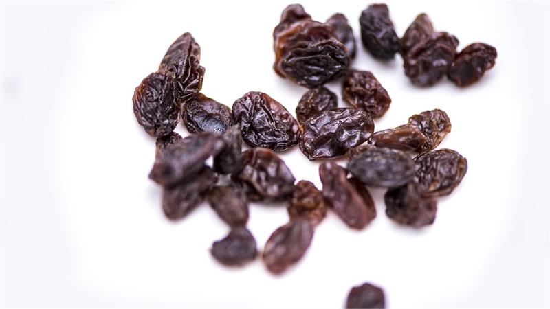 עוגת תפוחים עם מיונז וצימוקים מדהימה!