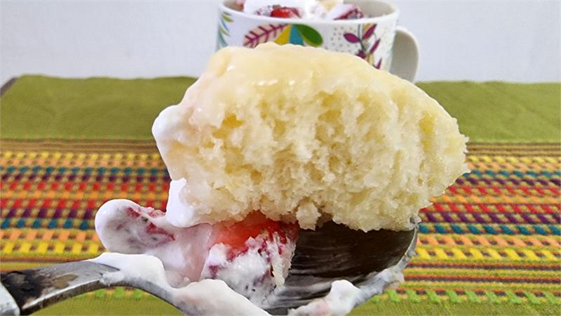 עוגת מאג תותים, עוגת תותים במאג בפחות מ-5 דקות עוגת תותים בספל