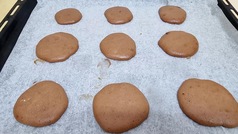 עוגיות נוטלה רק עם שלושה מרכיבים, שוקולדי ביותר