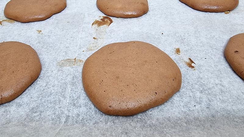 עוגיות נוטלה רק עם שלושה מרכיבים, שוקולדי ביותר