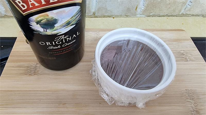 מוס שוקולד עם אייריש קרים