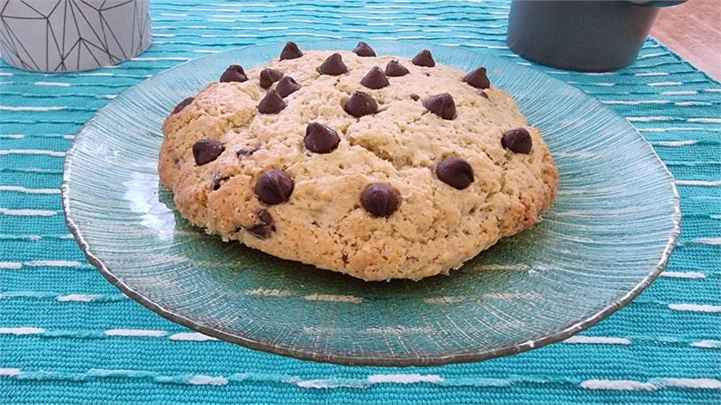 עוגיית שוקולד צ'יפס ענקית לשניים