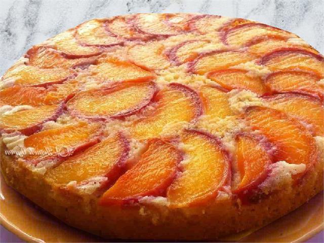 עוגת אפרסקים הפוכה וטעימה