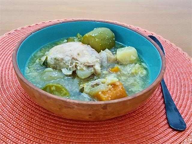 מרק ירקות עם עוף הכי קל להכנה