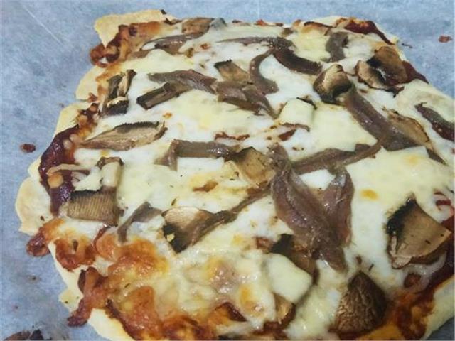 פיצה מבצק עלים