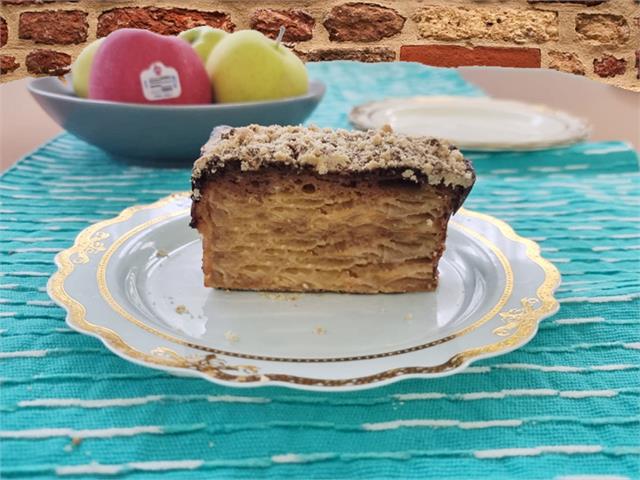 עוגת תפוחים פרוסים דק הכי קלה להכנה וטעימה