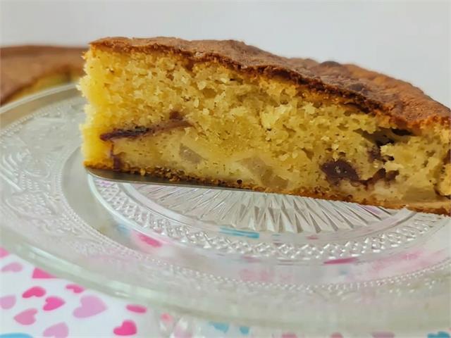 עוגת אפרסקים בחושה וטעימה