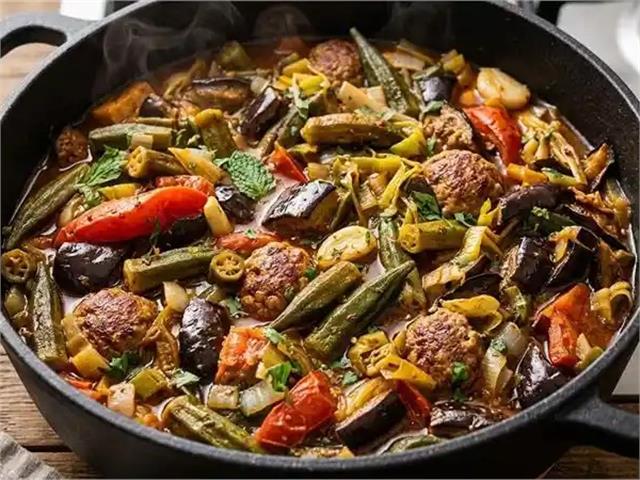 תבשיל קציצות עם במיה חצילים וכרישה