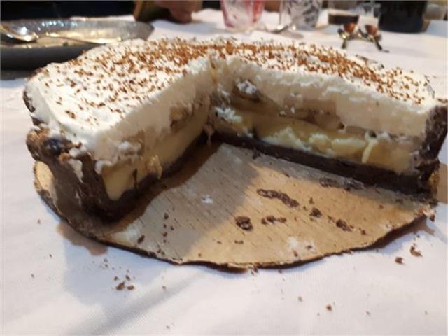 פאי שוקולד עם קרמל, בננה וקצפת