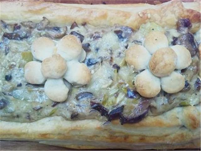 בצק עלים עם גבינת ברי פטריות וכרישה