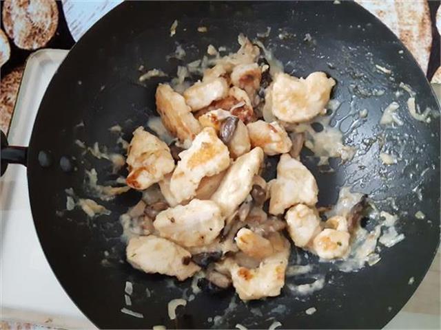 חזה עוף ברוטב פטריות