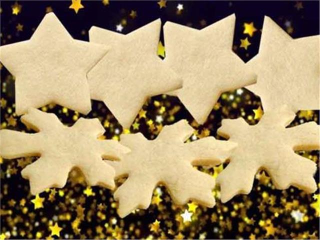 עוגיות שקדים וקוניאק לערב עם חברים