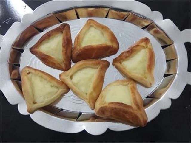 אוזני המן מבצק שמרים במילוי ריקוטה או כל מילוי אחר