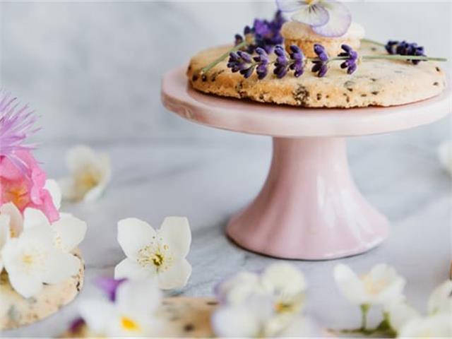 עוגיות גבינה וחרדל עם קצח