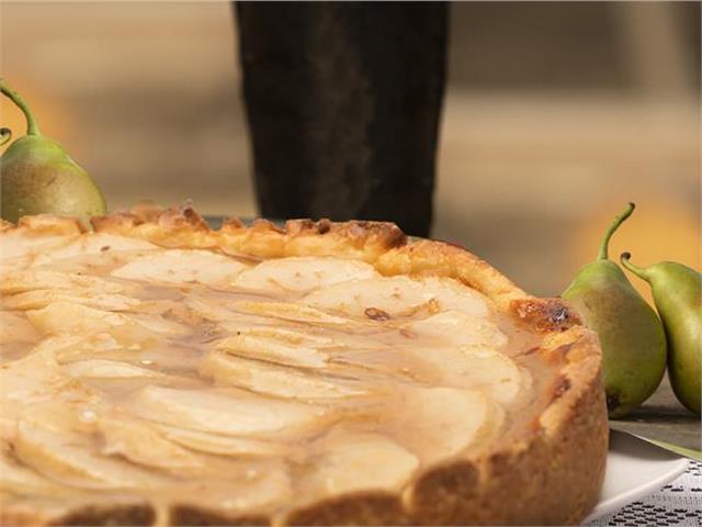 פאי אגסים וקרם שקדים