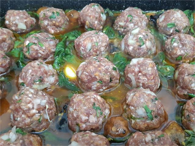 קציצות ברוטב מנגולד ולימון