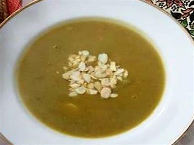 מרק אפונה חורפי ועשיר