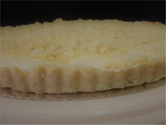 עוגת שקדים ושמנת חמוצה