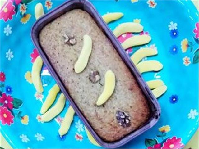 עוגת בננות מלאה אגוזים